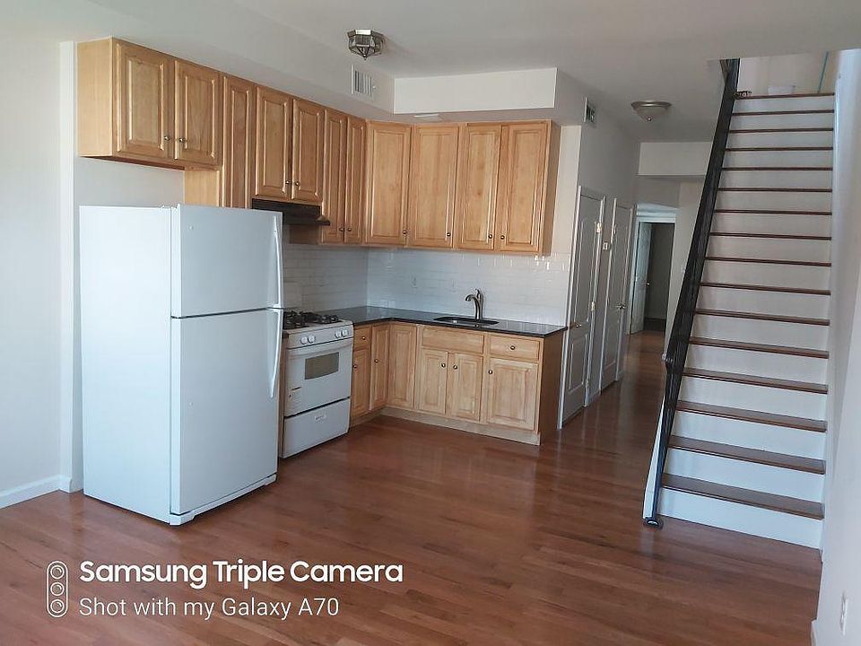 1st image of 406 E Girard Ave