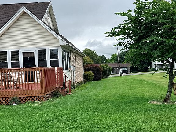 3rd image of 736 Stennett Rd