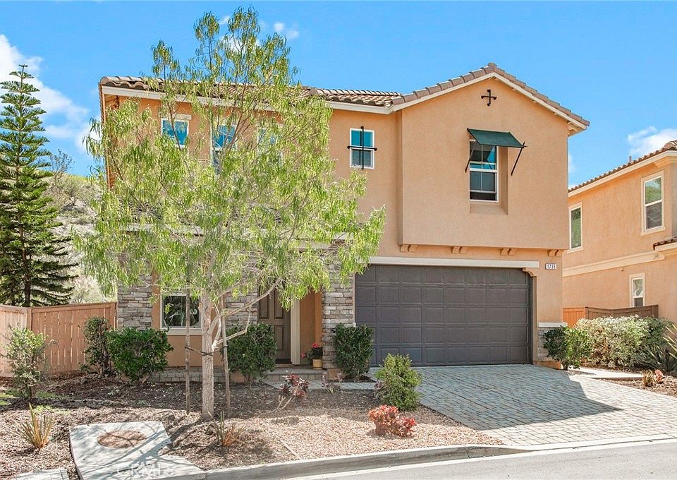 1st image of 1735 Avenida Regina