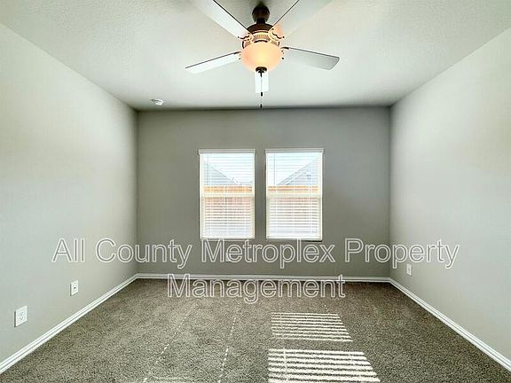 4th image of 709 Hemingway Ln