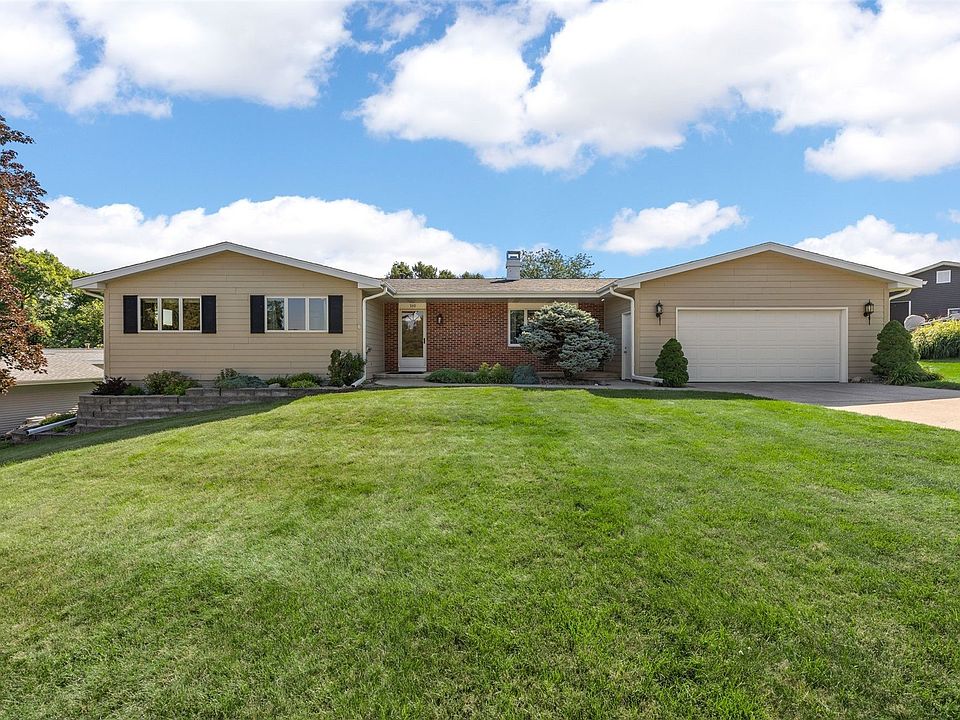 1st image of 360 Parkland Dr SE