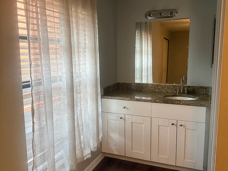 772 Fairwood Ln — Photo 12