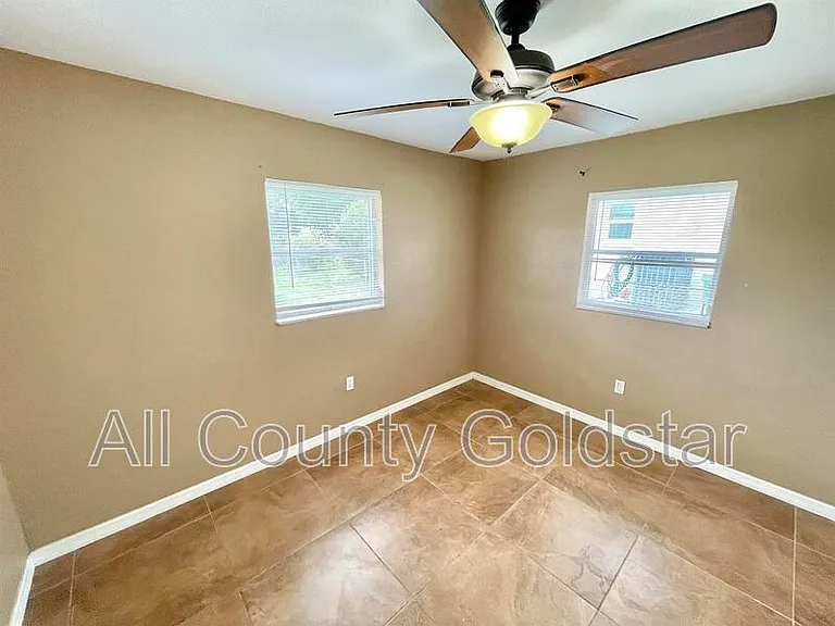 472 Ridgewood St — Photo 11