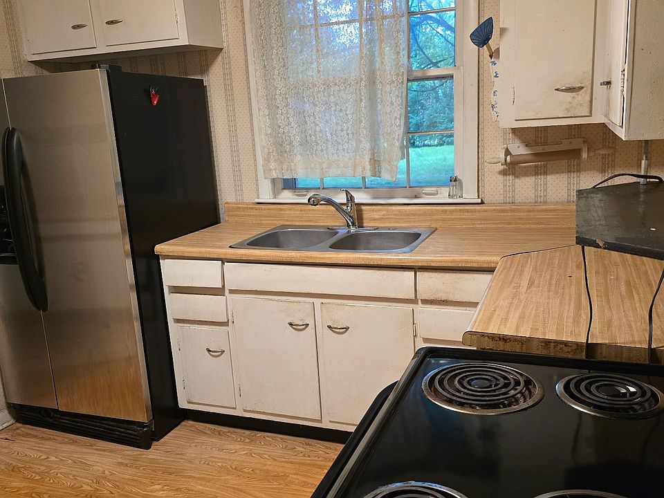 2nd image of 307 Gaywood Dr