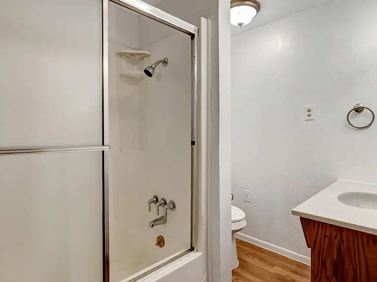 410 Shady Ln — Photo 7