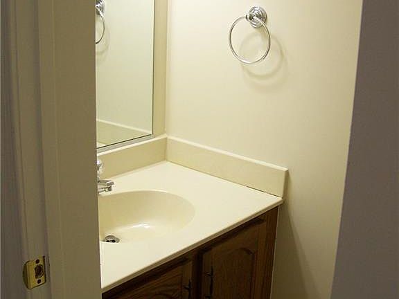 3rd image of 4701 Bay Quarter Ct