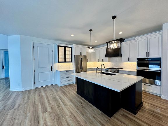 5th image of 5116 Mira Way W