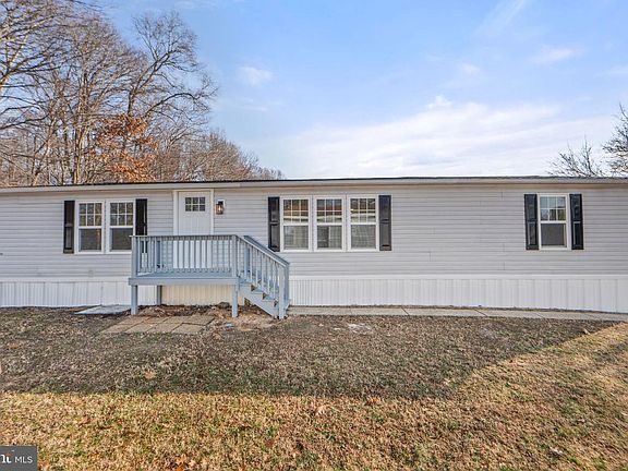 3rd image of 402 Boones Dr
