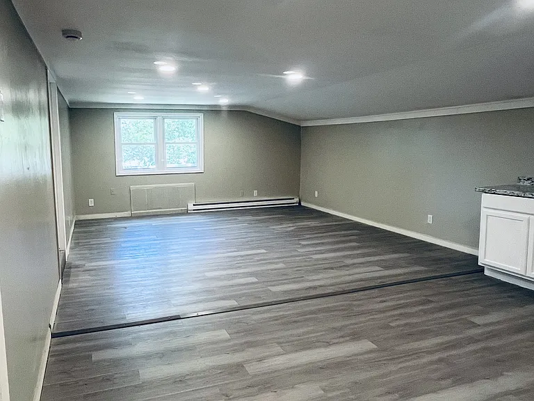 504 N Church St — Photo 2