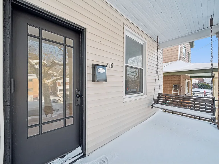 216 Whipple St — Photo 3