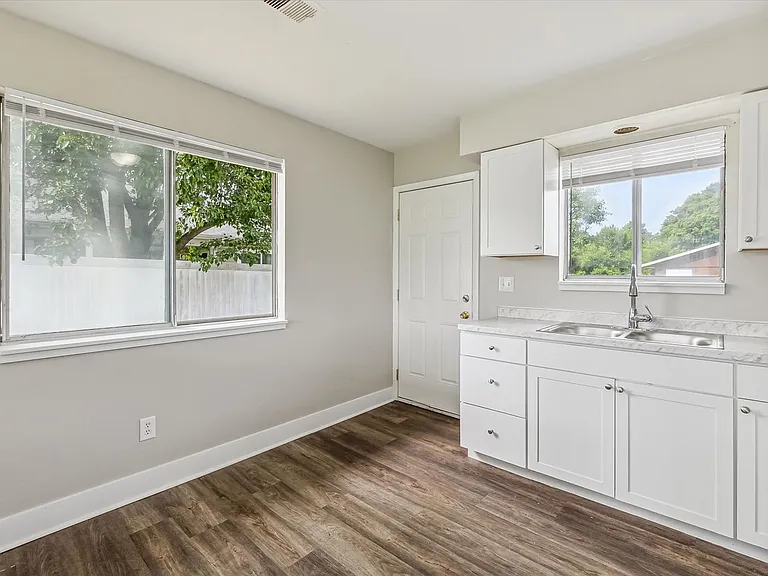 210 Morrill St — Photo 3