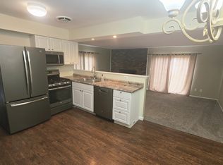 6694 Foxthorn Rd, Canton, MI 48187