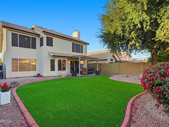 4th image of 821 N ALBERT Drive