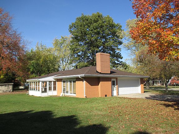 3rd image of 519 W Haven Dr