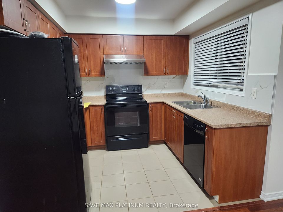 2nd image of 2444 Post Rd Unit 15