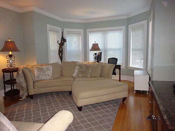 4th image of 5528 W Berteau Ave