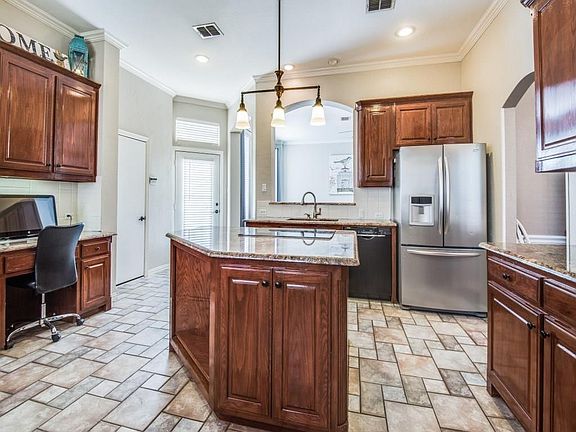 4th image of 420 Avalon Ln