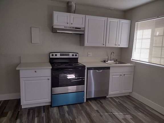 5th image of 4621 Marconi Ave #21