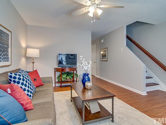 2nd image of 2609 Camellia Dr