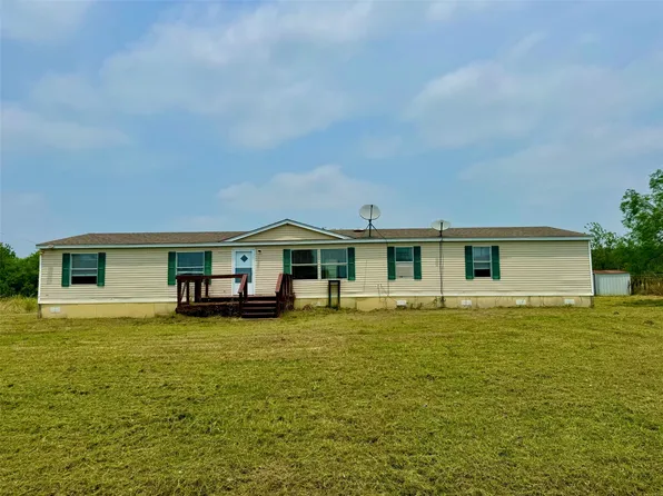 1011 Ben Dr, Cleburne, TX 76031