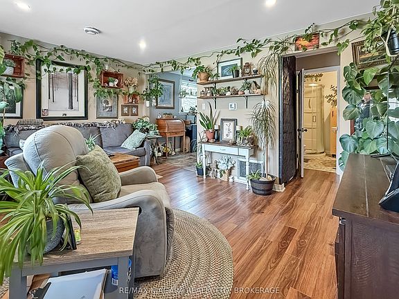 4th image of 5 Aberdeen Ct