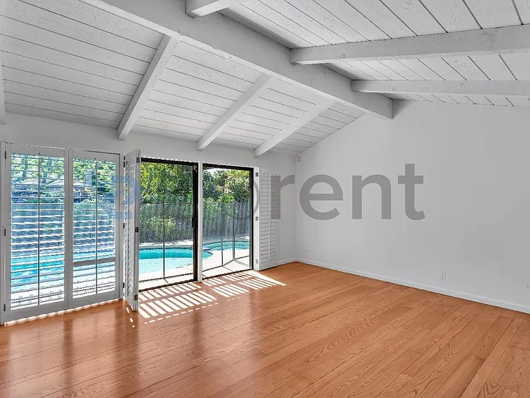 617 Hove Ct — Photo 17