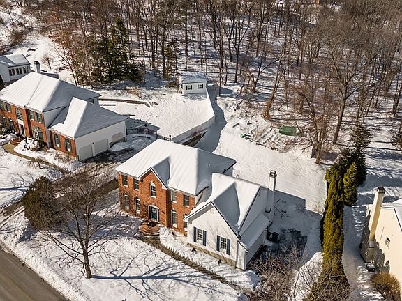 2nd image of 115 Rosemont Dr