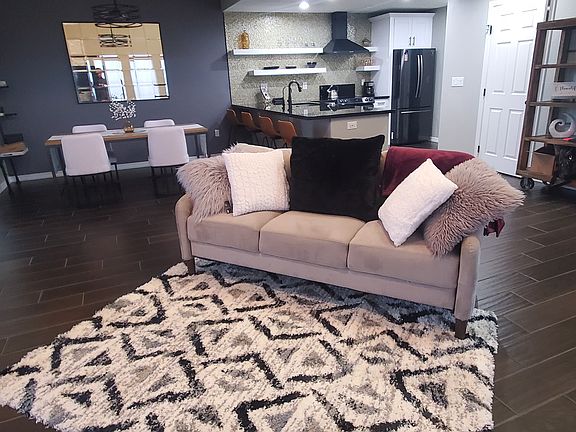 4th image of 2212 Kiowa Ave #123