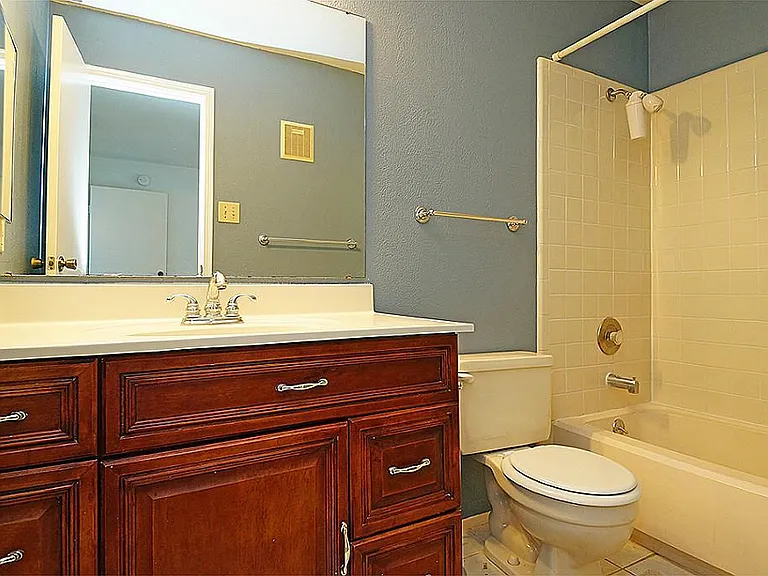 7659 Cambridge St — Photo 16