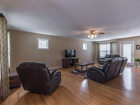3rd image of 9385 Lago Mar Ct