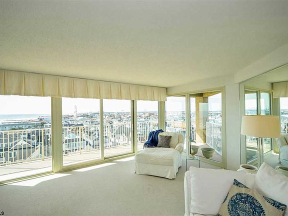 4th image of 921 Park Pl APT 800