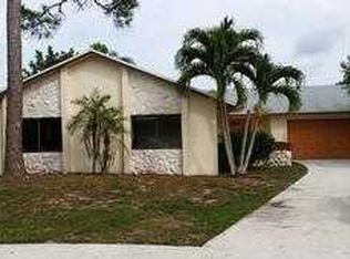 550 Toxaway Dr, West Palm Beach, FL 33413