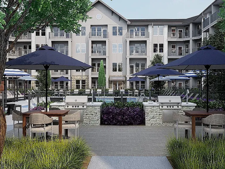 Pool Courtyard - Grill Area