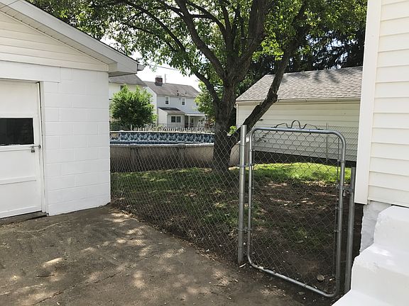 4th image of 834 Lindbergh Ave