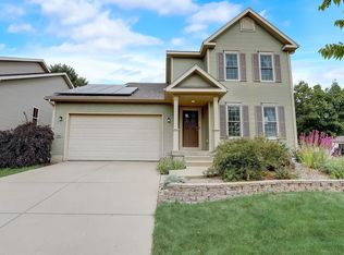 8816 Hollybush Ln, Verona, WI 53593