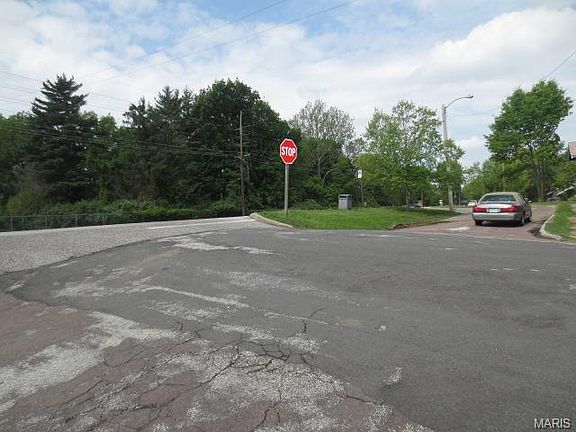 4th image of 8153 Saint Charles Ln