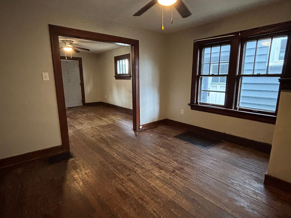 1st image of 827 Carlisle Ave