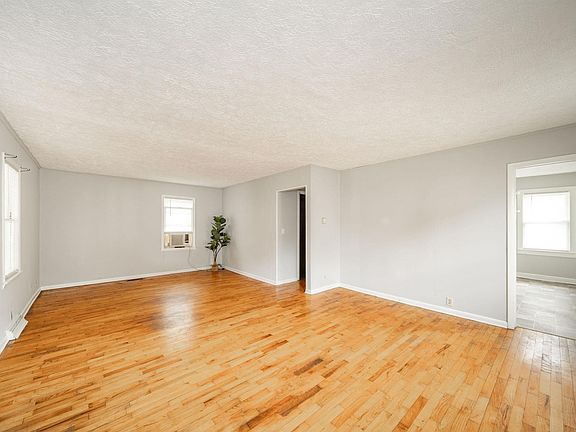 5th image of 702 S 22nd St