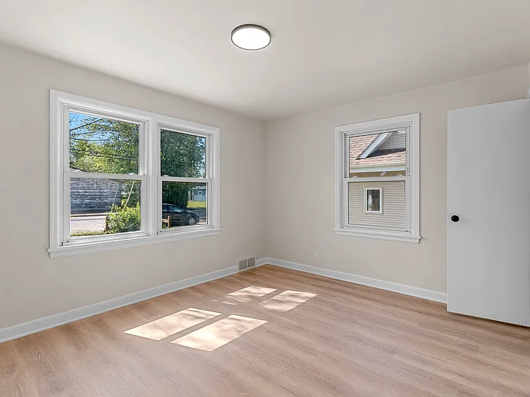 418 S Mill St — Photo 21