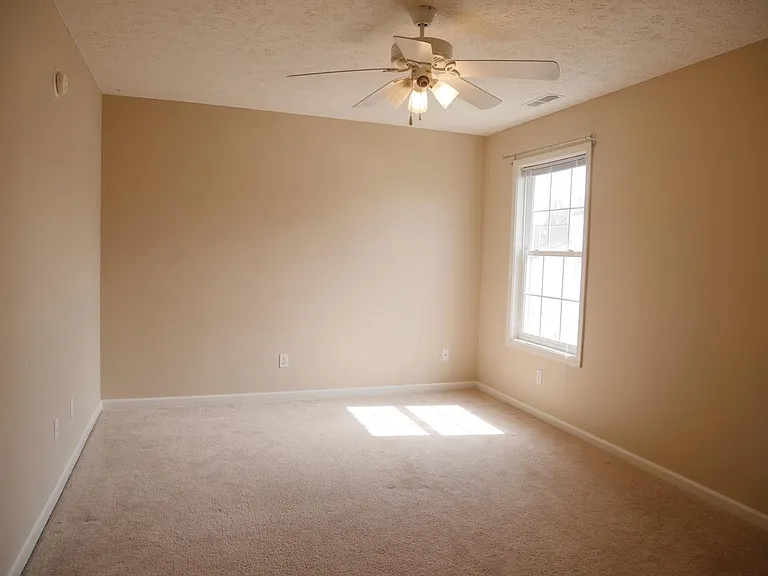 2617 E Oaklawn Ct — Photo 10
