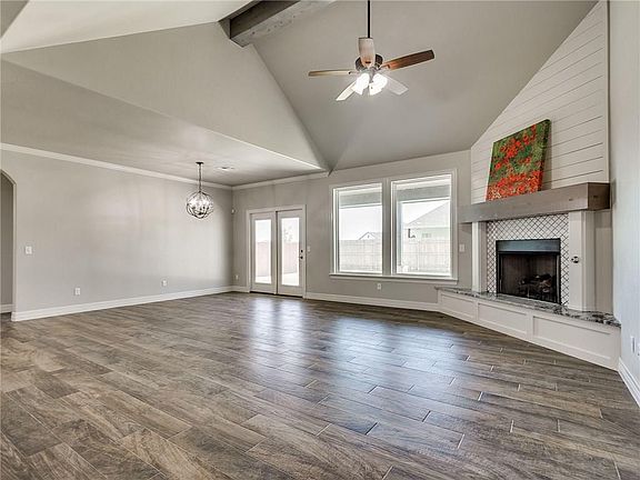 5th image of 10808 NW 28th St