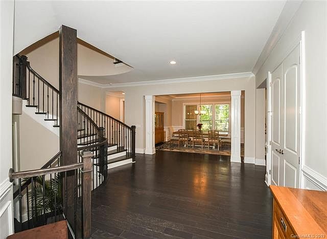 2nd image of 1516 Prickly Ln