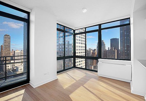 4th image of 200 W 60th St APT 36A