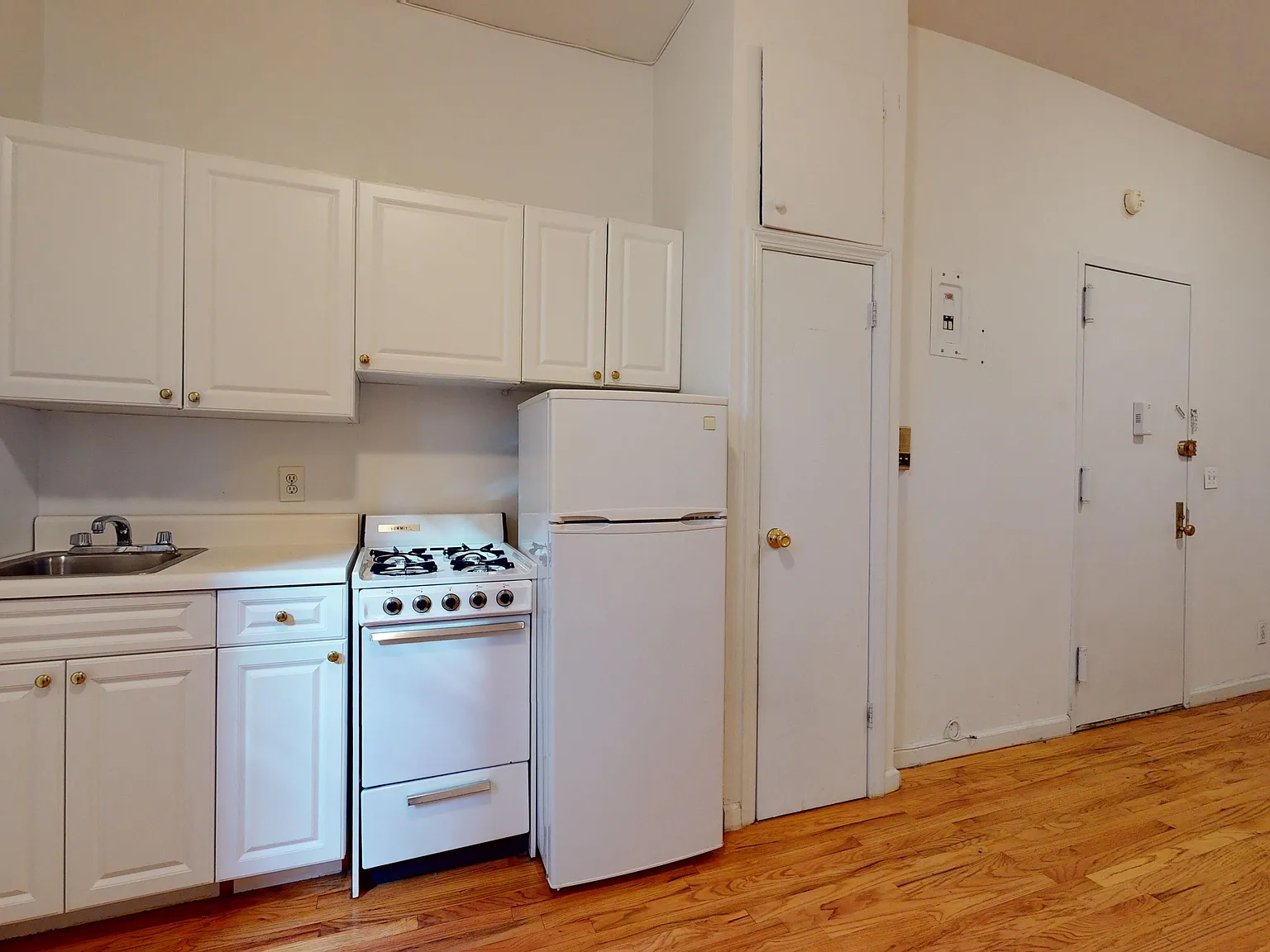 322 East 89th Street — Photo 2