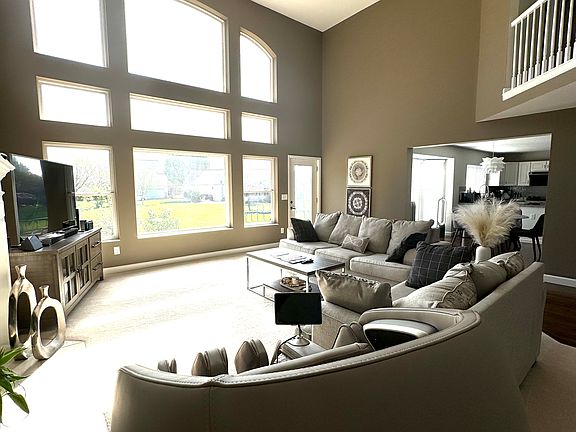 3rd image of 6534 Villagefield Dr