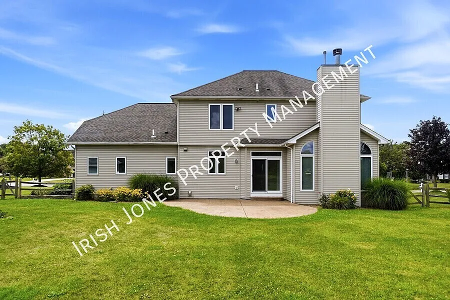 4 bed, 2.5 bath, 2084 sqft, $3,750 — Photo 3