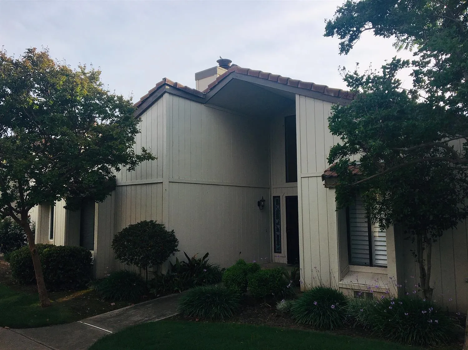 1916 Cougar Ln photo 1