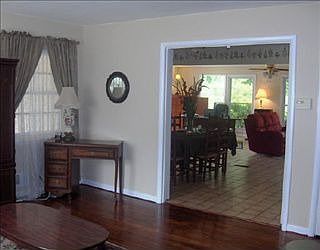 4th image of 408 Windsor Dr SW