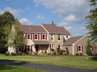 1052 Armstrong Ct, Chesterbrook, PA 19087