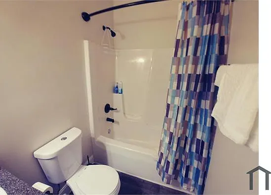 818 Welch St SW — Photo 9